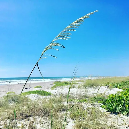 Ocean Beach Villas Unit 203- Direct Oceanfront Condo! Cocoa Beach Exterior photo