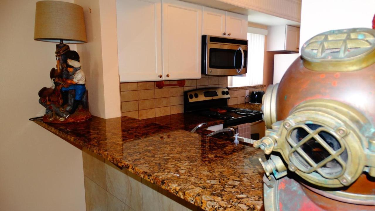 Ocean Unit 203- Direct Oceanfront Condo! Holiday home Cocoa Beach
